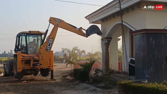बाराबंकी में 'बाबा पठान' का अवैध साम्राज्य हुआ ध्वस्त, DM के एक्शन से भू-माफिया में फैला खौफ बाराबंकी में 'बाबा पठान' का अवैध साम्राज्य हुआ ध्वस्त, DM के एक्शन से भू-माफिया में फैला खौफ