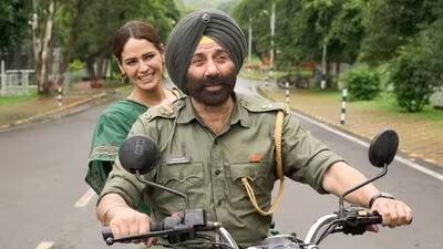 प्रदर्शनापूर्वीच बॉर्डर 2 या चित्रपटाने प्रेक्षकांची मने जिंकली. प्रदर्शित होताच प्रेक्षकांनी या चित्रपटाचं कौतुक केलं. सोशल मीडियावर काहींनी या चित्रपटाचा रिव्ह्यू दिला. काहींनी या चित्रपटाला पाच पैकी साडेचार स्टार दिले आहे.