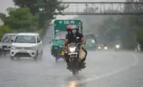 આજે ઉત્તર ગુજરાતના બનાસકાંઠા, પાટણ, મહેસાણા, સાબરકાંઠા અને અરવલ્લી જિલ્લામાં કમોસમી વરસાદની હવામાન વિભાગે આગાહી કરી છે.  કચ્છના ઉત્તર ભાગમાં પણ છુટો છવાયો વરસાદ વરસી શકે છે.  જેને પગલે હવામાન વિભાગે ઉત્તર ગુજરાત અને કચ્છ માટે યલો એલર્ટ જાહેર કર્યુ છે.