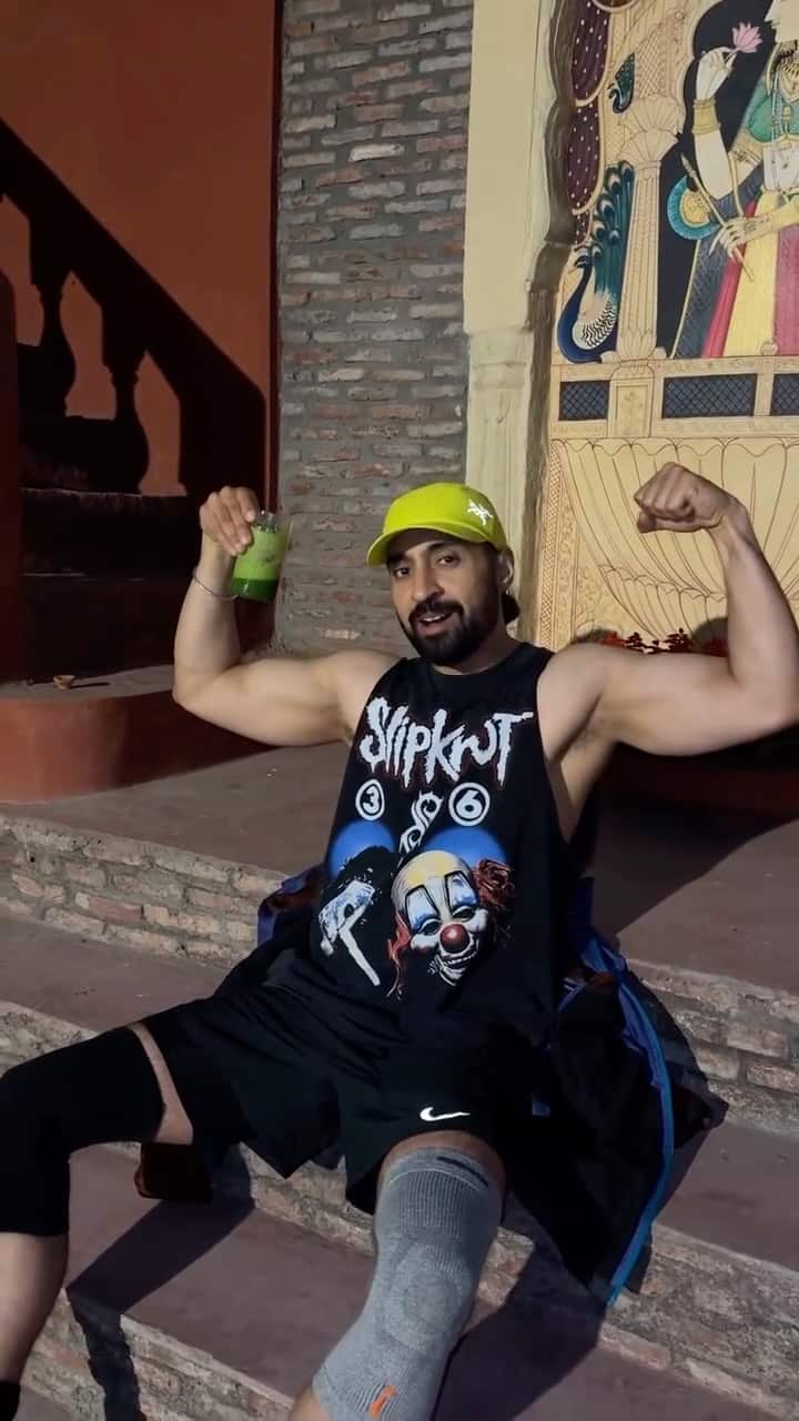 42 साल की उम्र में भी दिलजीत दोसांझ फिल्मों, म्यूज़िक और लगातार ट्रैवल के बीच खुद को पूरी तरह एनर्जेटिक रखते हैं.