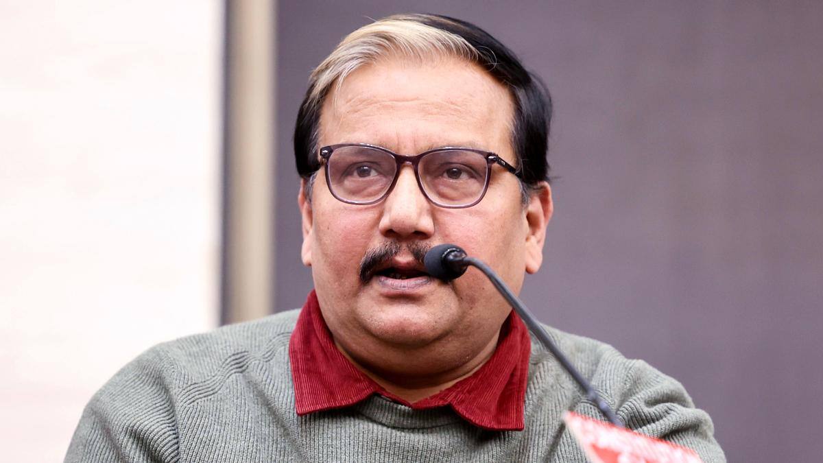 तेजस्वी यादव की सुरक्षा घटाए जाने पर मनोज झा की पहली प्रतिक्रिया, 'सत्ता में बैठे लोगों की…'