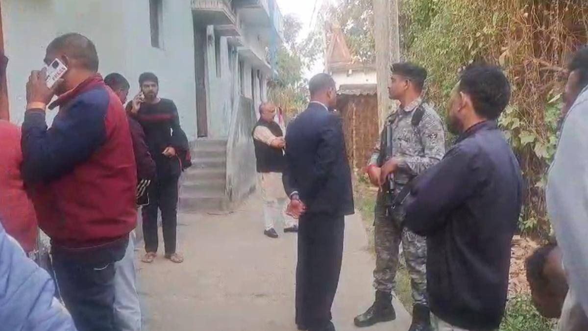 नीट छात्रा मौत केस: परिवार बोला- मामला दबा रही SIT, नींद की दवा नहीं खरीदी गई