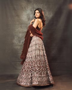 मेधा राणा की 10 तस्वीरें, बॉर्डर 2 में दिखी वरुण धवन के साथ क्यूट केमिस्ट्री