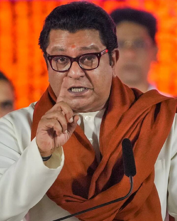 बाळासाहेब आणि मराठी माणूस यांच्यावरील आपली व महाराष्ट्र नवनिर्माण सेनेची श्रद्धा कधीही कमी होणार नाही, असे सांगून राज ठाकरेंनी विनम्र अभिवादन केले.