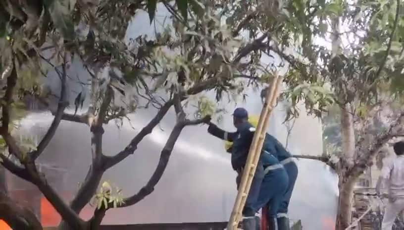 Nampally Fire Accident: నాంపల్లి అగ్నిప్రమాదంలో ఐదుగురు సజీవ దహనం, కొనసాగుతున్న సహాయక చర్యలు