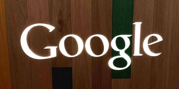 अच्छी बात यह है कि Google यूजर्स को अपने डेटा पर कंट्रोल भी देता है. अगर आप नहीं चाहते कि आपकी लोकेशन ट्रैक हो तो Location History को बंद किया जा सकता है. वहीं Auto-Delete फीचर की मदद से आप तय कर सकते हैं कि आपका पुराना डेटा कुछ महीनों बाद अपने आप डिलीट हो जाए. इसके अलावा Ad Personalization को ऑफ करने से आपकी ऑनलाइन गतिविधियों के आधार पर टार्गेटेड विज्ञापन दिखना भी बंद हो जाते हैं.