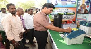 மதுரையில் EVM விழிப்புணர்வு: முதல்முறை வாக்காளர்கள் அச்சமின்றி வாக்களிக்க ஆட்சியரின் அதிரடி திட்டம்!