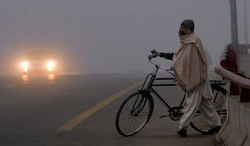 આગામી 3 દિવસમાં તાપમાન 3થી 5 ડિગ્રી વધશે. 2 ફેબ્રુઆરી સુધી શુષ્ક વાતાવરણ રહેવાની સંભાવના. અમદાવાદ, ગાંધીનગરમાં લઘુત્તમ તાપમાન 15 ડિગ્રીની આસપાસ રહી  શકે છે.