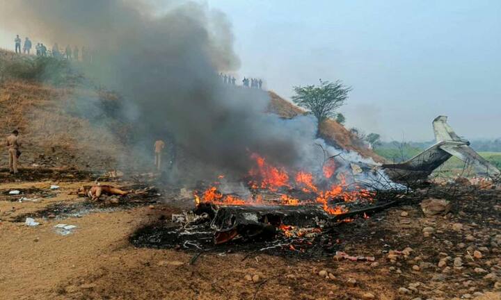 वहीं रिसर्च के अनुसार टेकऑफ या लैंडिंग के दौरान हुए हादसों में करीब 56 प्रतिशत यात्रियों के बचने की संभावना होती है. क्योंकि ऐसे हादसे रनवे के पास होते है और मदद जल्दी पहुंच जाती है. लेकिन खतरनाक क्रैश में सर्वाइवल रेट बहुत कम होता है. वहीं हाल ही में हुए कई बड़े विमान हादसों में सवार लगभग सभी लोगों की मौत हुई है.