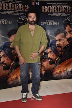Border 2 की रिलीज के बाद पूरी टीम आई साथ, सनी देओल और वरुण धवन का दिखा स्वैग