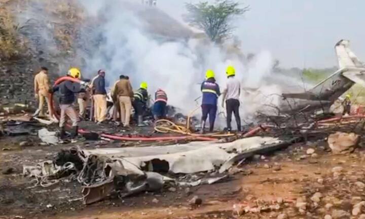 क्रैश के बाद अगर फ्यूल किसी गर्म इंजन पार्ट, चिंगारी या खुली आग के संपर्क में आ जाए तो तेजी से आग फैलती है. यह आग फ्यूजलेज और केबिन तक पहुंच जाती है. इसके साथ जहरीला धुंआ और गैस बनती है, जिससे यात्रियों को बाहर निकलने का मौका तक नहीं मिल पाता है.