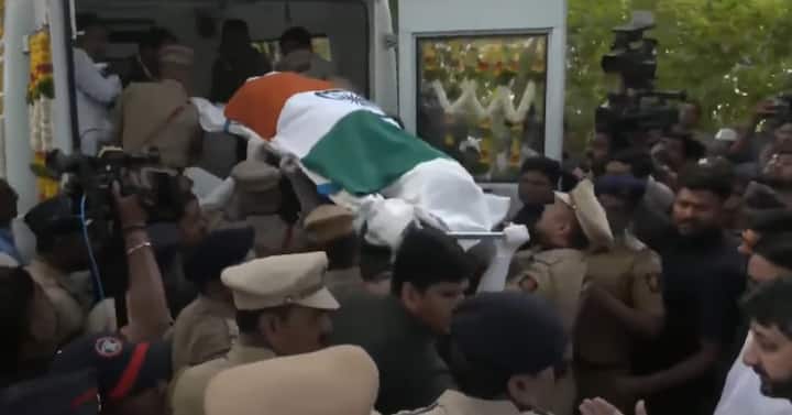 महाराष्ट्राचे अजितदादा निघाले अनंताच्या प्रवासाला.