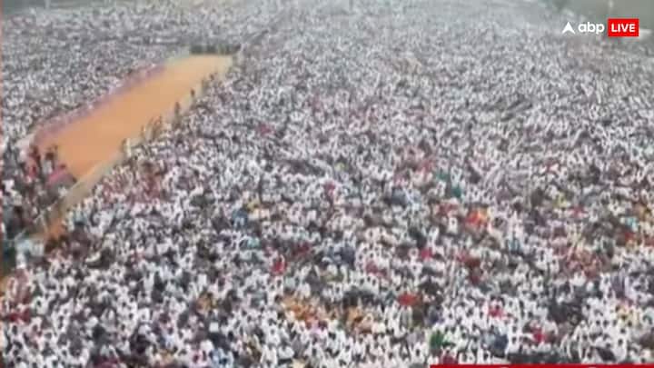महाराष्ट्र के बारामती में बुधवार 28 जनवरी को हुए प्लेन क्रैश में डिप्टी सीएम अजित पवार का निधन हो गया था. इस प्लेन क्रैश में अजित पवार समेत 5 लोगों की मौत हुई थी. इस घटना से पूरे देश में शोक का माहौल है. वहीं महाराष्ट्र सरकार ने राज्य में तीन दिन के राजकीय शोक ऐलान किया है.