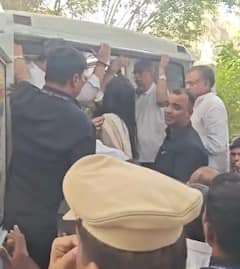 Ajit Pawar Funeral: अजितदादांची अकाली एक्झिट, सावलीसारखे सोबत राहणाऱ्या बॉडीगार्डच्या अश्रूंचा बांध फुटला; काळीज चिरणारे PHOTOS