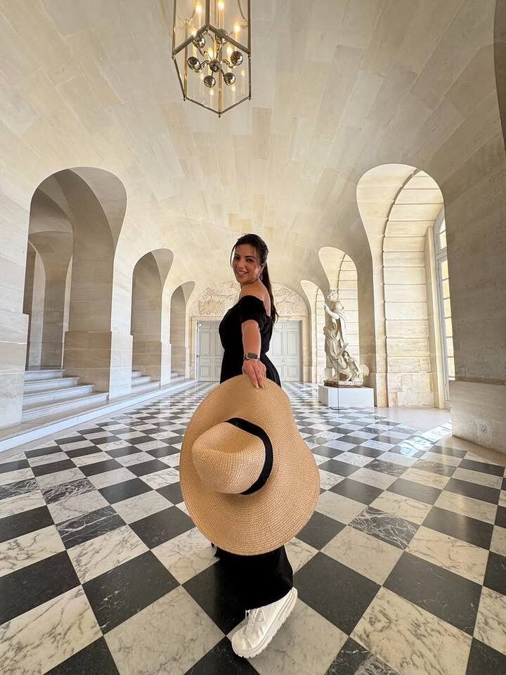 बॉलीवुड फिल्म स्टार शमा सिकंदर इन दिनों छुट्टियों पर हैं, जहां से वह अपनी ग्लैमरस तस्वीरें साझा कर रही हैं।