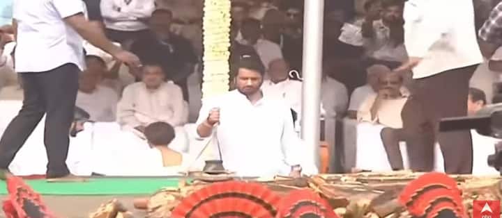 महाराष्ट्राचे उपमुख्यमंत्री आणि राष्ट्रवादी काँग्रेसचे नेते अजित पवार यांचं काल निधन झालं. जिल्हा परिषद आणि पंचायत समिती निवडणुकांच्या प्रचारासाठी मुंबईहून बारामतीच्या दिशेनं जात असताना त्यांच्या विमानाचा अपघात झाला.