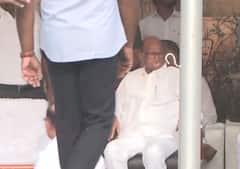 Ajit Pawar Death Plane Crash: डोळे बंद, हात जोडले...; शरद पवारांचे निशब्द करणारे 10 फोटो; पुतण्याचं पार्थिव येण्याआधी काका विद्या प्रतिष्ठानात दाखल!