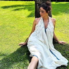 तब्बू की 10 खूबसूरत तस्वीरें, 53 की उम्र भी नहीं घटा ग्लैमर, फोटोज देख आहें भरते हैं फैंस