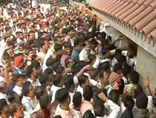 अजित पवारांच्या आठवणीत कार्यकर्त्यांचा बांध फुटला