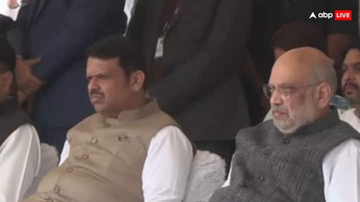अजित पवार के अंतिम संस्कार स्थल विद्या प्रतिष्ठान पर महाराष्ट्र के सीएम देवेंद्र फडणवीस और गृहमंत्री अमित शाह समेत केंद्र और अन्य राज्यों के बड़े नेता भी अजित पवार के अंतिम दर्शन के लिए पहुंचे.