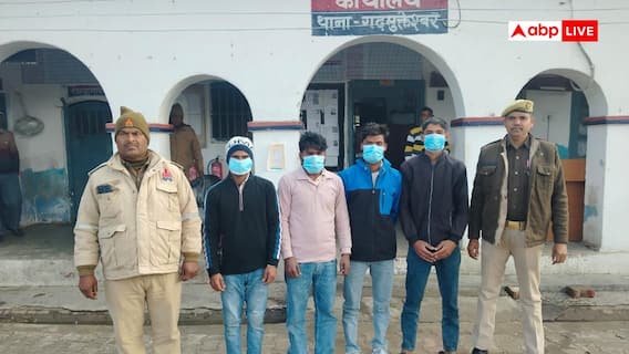 हापुड़ में हिंदू धर्म पर आपत्तिजनक टिप्पणी मामले में मां-बेटे को जूतों की माला पहनाकर घुमाया, 4 गिरफ्तार हापुड़ में हिंदू धर्म पर आपत्तिजनक टिप्पणी मामले में मां-बेटे को जूतों की माला पहनाकर घुमाया, 4 गिरफ्तार