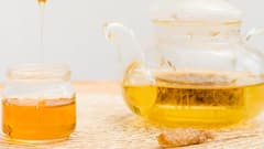 Warm Lemon & Honey Water: સવારે ખાલી પેટે હુંફાળા પાણીમાં લીંબુ અને મધ ભેળવીને પીવાથી શરીરને થાય છે આ 4 ફાયદા