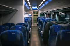 Train Rules: ট্রেন সফরের সময় ভুলে করেও এগুলি করবেন না, নইলে শ্রীঘরে পর্যন্ত যেতে হতে পারে