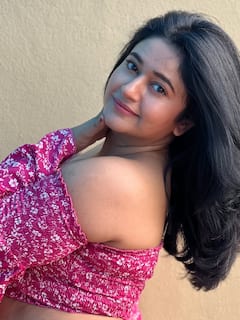 Poonam Bajwa Photo: સાઉથ એક્ટ્રેસ પૂનમ બાજવાએ શોર્ટ્સમાં આપ્યા સિઝલિંગ પોઝ