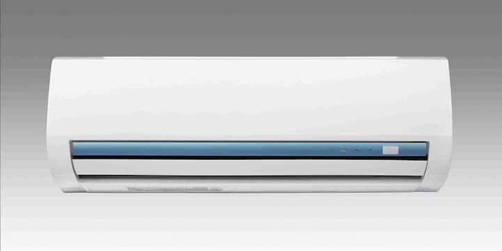 গরমের মৌসুমে এসি-র দাম প্রায়ই বেড়ে যায়। দোকানদাররা চাহিদা বৃদ্ধির সুযোগ নিয়ে দাম বাড়িয়ে দেয়। কিন্তু মৌসুম শুরু হওয়ার আগে অর্থাৎ মার্চ-এপ্রিল বা মে মাসের প্রথম দিকে এসি-র দাম স্বাভাবিক থাকে এবং অনেক সময় ছাড়ও পাওয়া যায়।