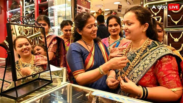নিশ্চিত ঝুঁকিহীন বিনিয়াগের মাধ্যম হিসাবে অনেকেই ভরসা রাখেন সোনার উপর (Gold Price Today)। জেনে নিন, আজ রাজ্যে কত যাচ্ছে গোল্ড রেট (Gold Rate)। দোকানে যাওয়ার আগে যাচাই করে নেবেন কীভাবে, দাম ঠিক না ভুল ? মুশকিল আসান এবিপি লাইভ বাংলায়। প্রতিদিন সোনা-রুপোর দাম (Gold Silver Rate) কেমন চলছে, এক ক্লিকেই জেনে নিতে পারবেন । জানাচ্ছে, স্বর্ণশিল্প বাঁচাও কমিটি (SSBC)*