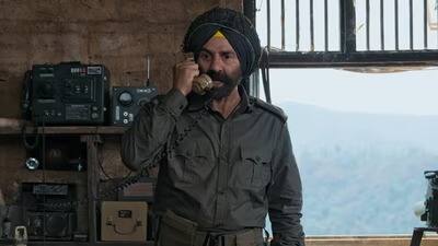 बॉर्डर 2 या चित्रपटाने पहिल्या आठवड्यात  जगभरात  300 कोटींचा आकडा ओलांडण्यात यश  मिळवले आहे.