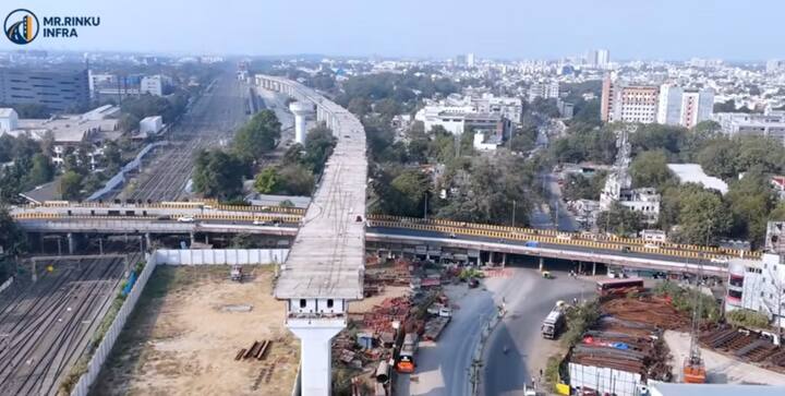 दरम्यान, महाराष्ट्रातील मुंबई-पुणे आणि पुणे-हैदराबाद हायस्पीड रेल्वे कॉरिडॉरमुळे जीडीपीत मोठी वाढ होईल. प्रत्येक ग्रोथ हबसाठी 5000 कोटी प्रत्येकी 5 वर्षांत प्राप्त होणार आहेत, त्याचा लाभ मुंबई महानगर (एमएमआर), पुणे महानगर, नागपूर महानगर ग्रोथहबसाठी होणार आहे, असे ट्विट मुख्यमंत्री देवेंद्र फडणवीस यांनी म्हटलं आहे.