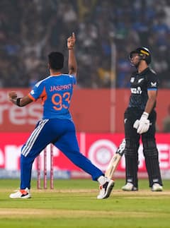 Jasprit Bumrah News : जसप्रीत बुमराहच्या कारकिर्दीतील सर्वात काळा दिवस; 4 षटकांत धू-धू-धुतले, टी-20 वर्ल्ड कपपूर्वी धोक्याची घंटा