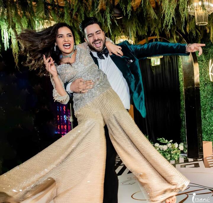 अभिषेक ने जैसे जैस्मिन भसीन और अली गोनी की शादी की बात कही है. वैसे फैंस को अब लगने लगा है कि जल्द ही दोनों की शादी हो जाएगी.