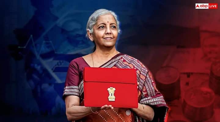 बजट 2026 को प्रधानमंत्री नरेंद्र मोदी ने ऐतिहासिक बताया. साथ ही पीएम ने विशेष रूप से महिला वित्त मंत्री निर्मला सीतारमण द्वारा लगातार 9वीं बार बजट पेश करने के रिकॉड की भी सराहना की.