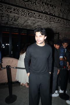 तारा सुतारिया से ब्रेकअप के बाद वीर पहाड़िया ने सेलिब्रेट किया बर्थडे, जाह्नवी कपूर ने ली स्टाइलिश एंट्री