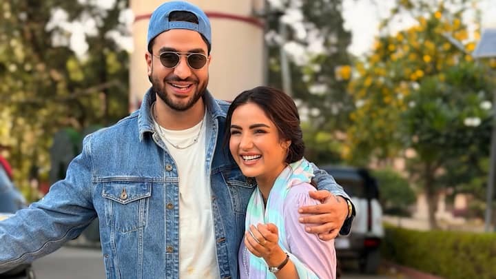 In a recent heartwarming moment, Abhishek Kumar visited Jasmin Bhasin and Aly Goni at their residence. Known for his friendly rapport with the television fraternity, Abhishek’s presence brought excitement and playful energy into the home. As soon as he stepped in, he joked about the small size of the lift, instantly lightening the mood. Meanwhile, Aly Goni was seen capturing moments for his vlog, offering fans a rare glimpse into their private space. (Image Source: Instagram/@alygoni)