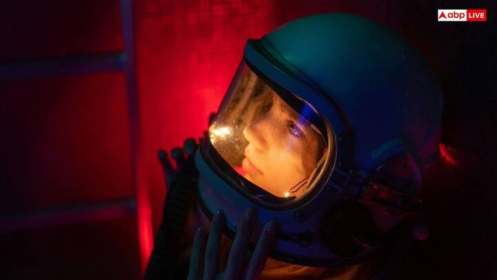 अंतरिक्ष में कोई चीज गर्म महसूस होगी या फिर ठंडी यह पूरी तरह से सूरज की रोशनी पर निर्भर करता है. सूरज की रोशनी में वस्तुएं ऊर्जा सोखती हैं और तेजी से गर्म हो जाती हैं. अंधेरे में वह उतनी ही तेजी से गर्मी को खो देती हैं.