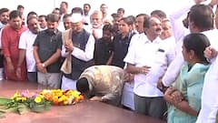 Sunetra Pawar: उपमुख्यमंत्री सुनेत्रा पवारांकडून प्रितीसंगमावर यशवंतराव चव्हाणाच्या समाधीस्थळी पुष्पचक्र अर्पण करत अभिवादन