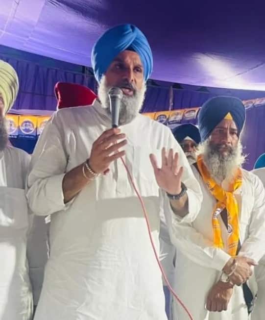 ਬਿਕਰਮ ਮਜੀਠੀਆ 25 ਜੂਨ ਤੋਂ ਜੇਲ੍ਹ ਵਿੱਚ ਬੰਦ ਹਨ। ਤਿੰਨ ਵਾਰ ਵਿਧਾਇਕ ਰਹਿ ਚੁੱਕੇ ਮਜੀਠੀਆ ਨੂੰ 25 ਜੂਨ ਨੂੰ ਅੰਮ੍ਰਿਤਸਰ ਸਥਿਤ ਉਨ੍ਹਾਂ ਦੇ ਰਿਹਾਇਸ਼ੀ ਘਰ ਅਤੇ 25 ਹੋਰ ਥਾਵਾਂ ’ਤੇ ਤੜਕੇ ਕੀਤੀ ਗਈ ਛਾਪੇਮਾਰੀ ਤੋਂ ਬਾਅਦ ਗ੍ਰਿਫ਼ਤਾਰ ਕੀਤਾ ਗਿਆ ਸੀ। ਇਸ ਦੌਰਾਨ ਵਿਜੀਲੈਂਸ ਟੀਮ ਵੱਲੋਂ ਡਿਜ਼ੀਟਲ ਉਪਕਰਨ, ਜਾਇਦਾਦ ਨਾਲ ਸੰਬੰਧਤ ਦਸਤਾਵੇਜ਼ ਅਤੇ ਵਿੱਤੀ ਰਿਕਾਰਡ ਜ਼ਬਤ ਕੀਤੇ ਗਏ ਸਨ।