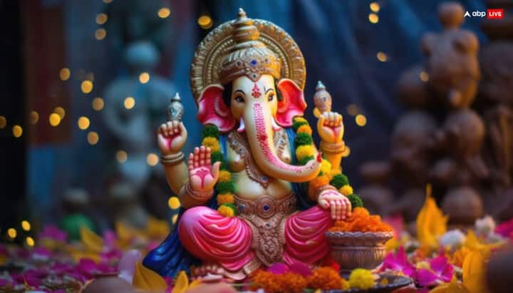 फाल्गुन माह की संकष्टी चतुर्थी का चंद्रमा रात 9.35 मिनट पर निकलेगा. इस दिन चांद की पूजा का विशेष महत्व है. इसके बिना व्रत पूरा नहीं होता है.