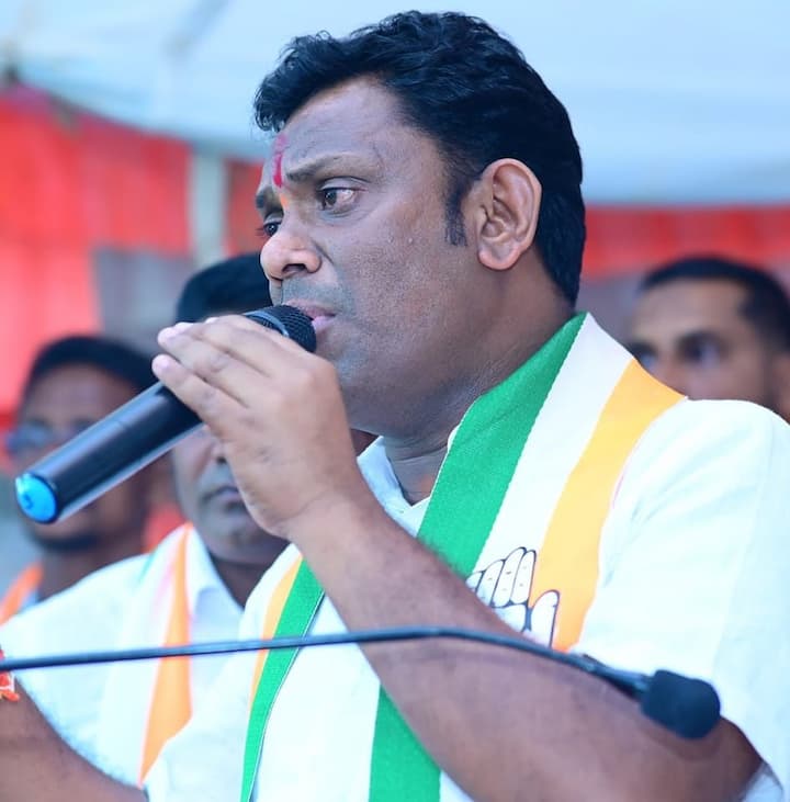 या कारवाईमुळे गडचिरोलीच्या राजकीय वर्तुळात विविध चर्चा रंगल्या असून राजकीय हेतुपुरस्कृत ताडडीने ही कारवाई करण्यात आल्याची चर्चा होत आहे.