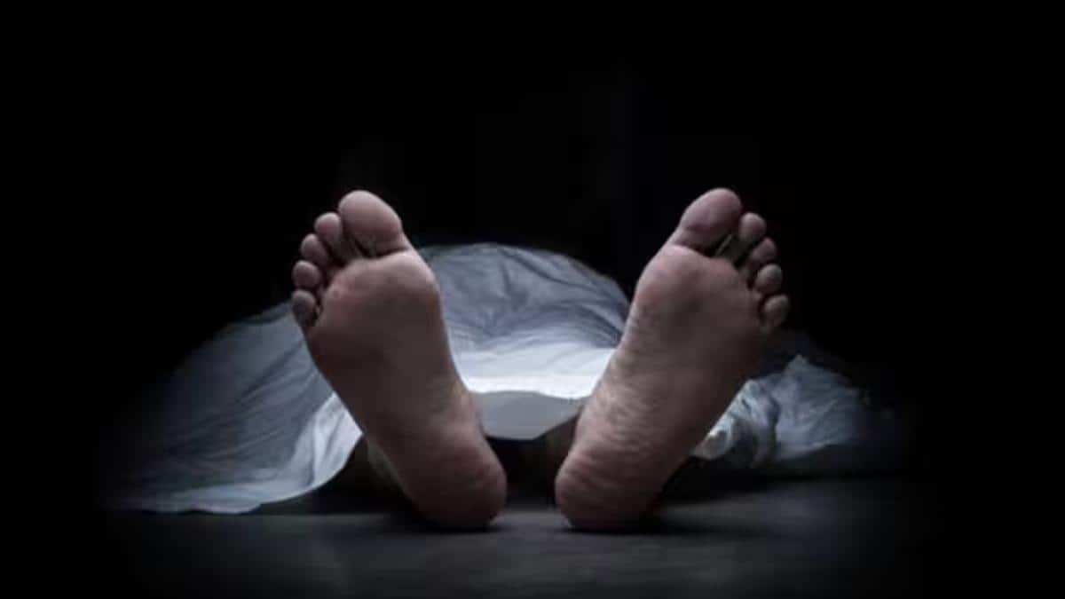 बिना बताए ATM से निकाले 5000, नाराज होकर मायके चली गई पत्नी, पति ने उठाया खौफनाक कदम