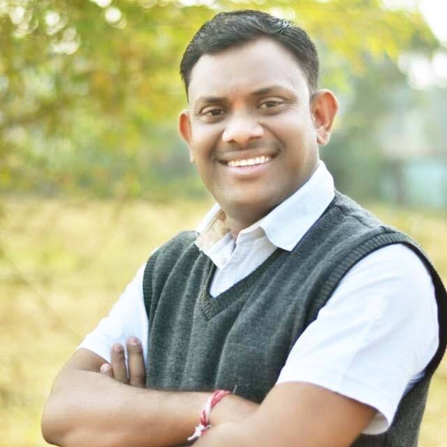 दरम्यान, अजय कंकडालवार हे काँग्रेस पक्षाचे नेते असून काँग्रेसचे नेते म्हणूनच त्यांनी गडचिरोलीचे जिल्हा परिषद अध्यक्षपद भूषवले होते.