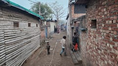 मजनू का टीला में रह रहे पाकिस्तानी हिंदू शरणार्थियों की सरकार से अपील, 'अब घर भी दे दो'