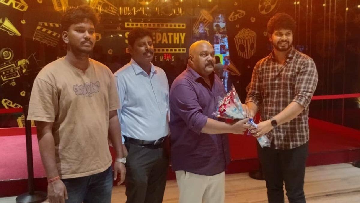 மனம் நிறைந்தது... மாயபிம்பத்திற்கு மக்கள் கொடுத்த ஆரவாரத்தால்: இயக்குனர் சுரேந்தர் நெகிழ்ச்சி