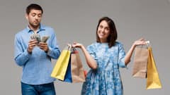 Shopping Addiction: মাদকের চেয়েও ভয়ঙ্কর, এই আসক্তিতে ডুবে যাচ্ছে তরুণ প্রজন্ম? গোড়াতেই সতর্ক হতে বললেন বিশেষজ্ঞরা