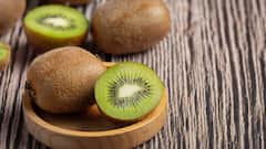 Kiwi Fruit Benefits: કીવીની તાસીર ઠંડી કે ગરમ? ખાવા પહેલાં જરૂર જાણો