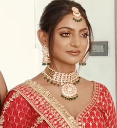 कभी महाकुंभ में माला बेचती थी Monalisa, आज खूबसूरती में बॉलीवुड एक्ट्रेस को देती हैं मात, तस्वीरों में हुस्न देख लट्टू हो जाएंगे