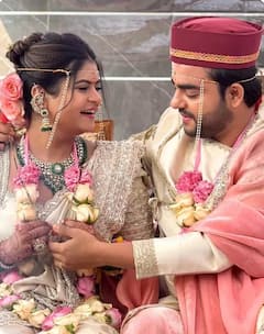 सनईचे घुमले सूर दारी..!  प्रसिद्ध मराठी कलाकार अडकले 'लग्नाच्या बेडीत'; शाही विवाहसोहळ्याचे पाहा सुंदर फोटो